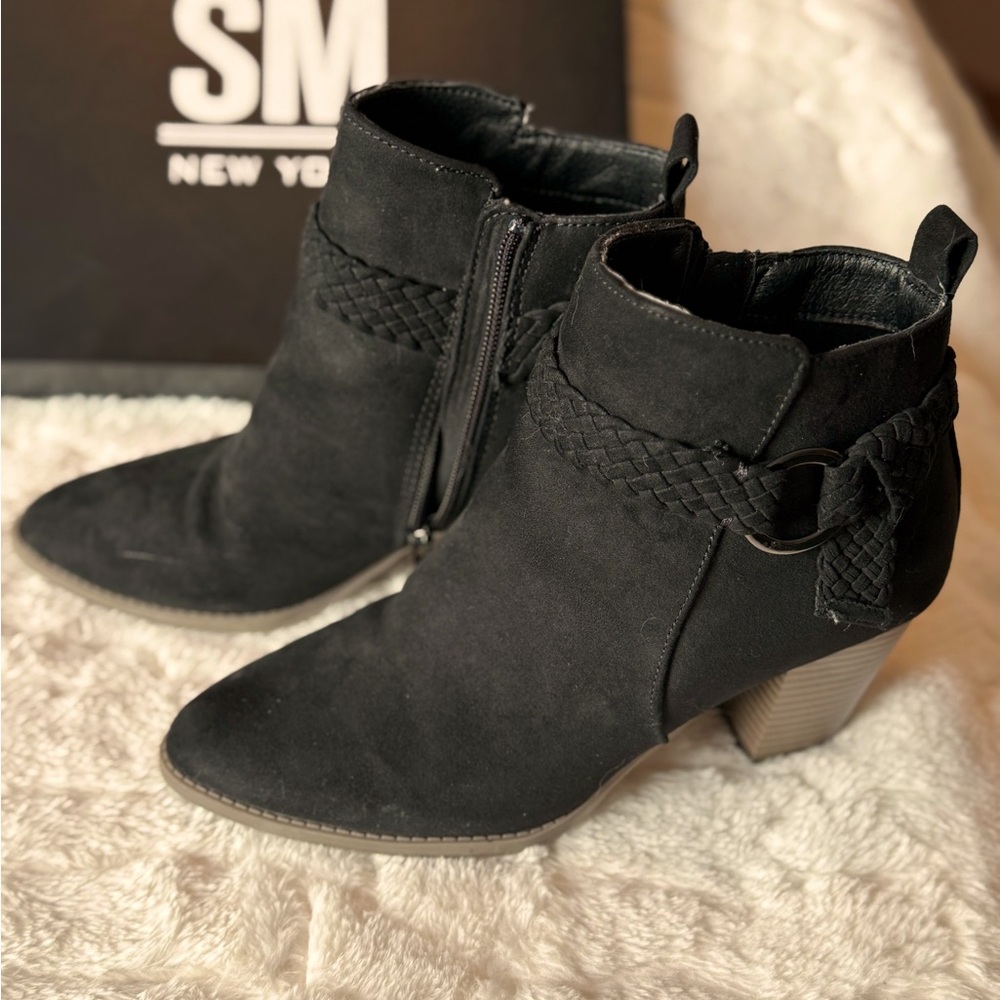 SM New York Women’s black suede booties, size 7.5